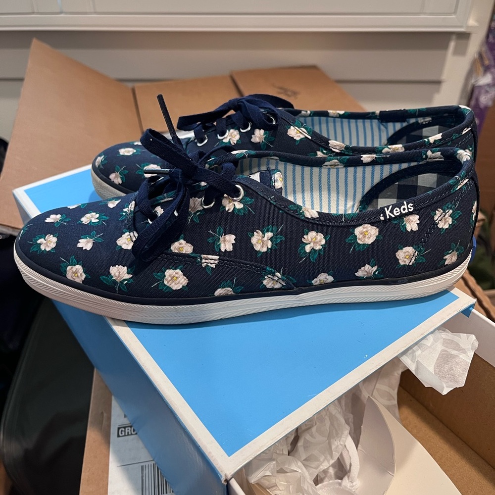 Taylor Swift Magnolia Sneakers